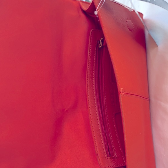 NWT BCBG PARIS Chic Clutch Orange - Picture 4 of 8